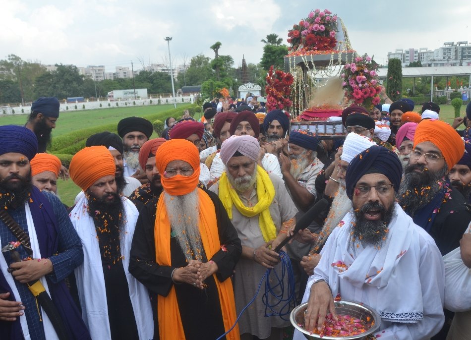 गुरु तेग बहादुर साहिब के बलिदान को समर्पित कीर्तन समागम में गूंजा श्रद्धा का स्वर, संगतें हुईं निहाल गुरु तेग बहादुर साहिब के बलिदान को समर्पित कीर्तन समागम में गूंजा श्रद्धा का स्वर, संगतें हुईं निहाल