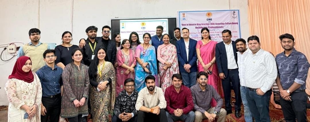 Doctors and health professionals attending Pharmacovigilance CME program at SN Medical College, Agra to report drug side effects