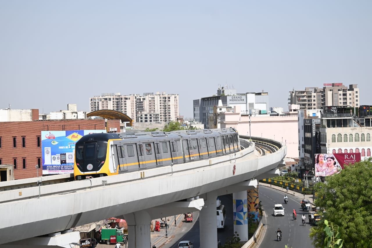 Holi 2026 Metro Services in Uttar Pradesh, trains operating from Taj East Gate Metro Station and Mankameshwar Metro Station from 2:30 PM to 10:00 PM