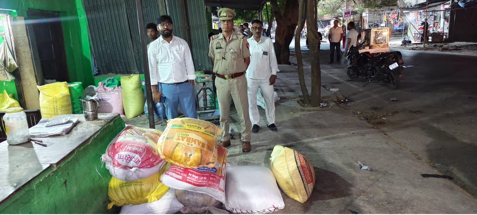 445 kg Anganwadi nutrition gram seized during tehsildar raid at Fatehabad shop in Agra
