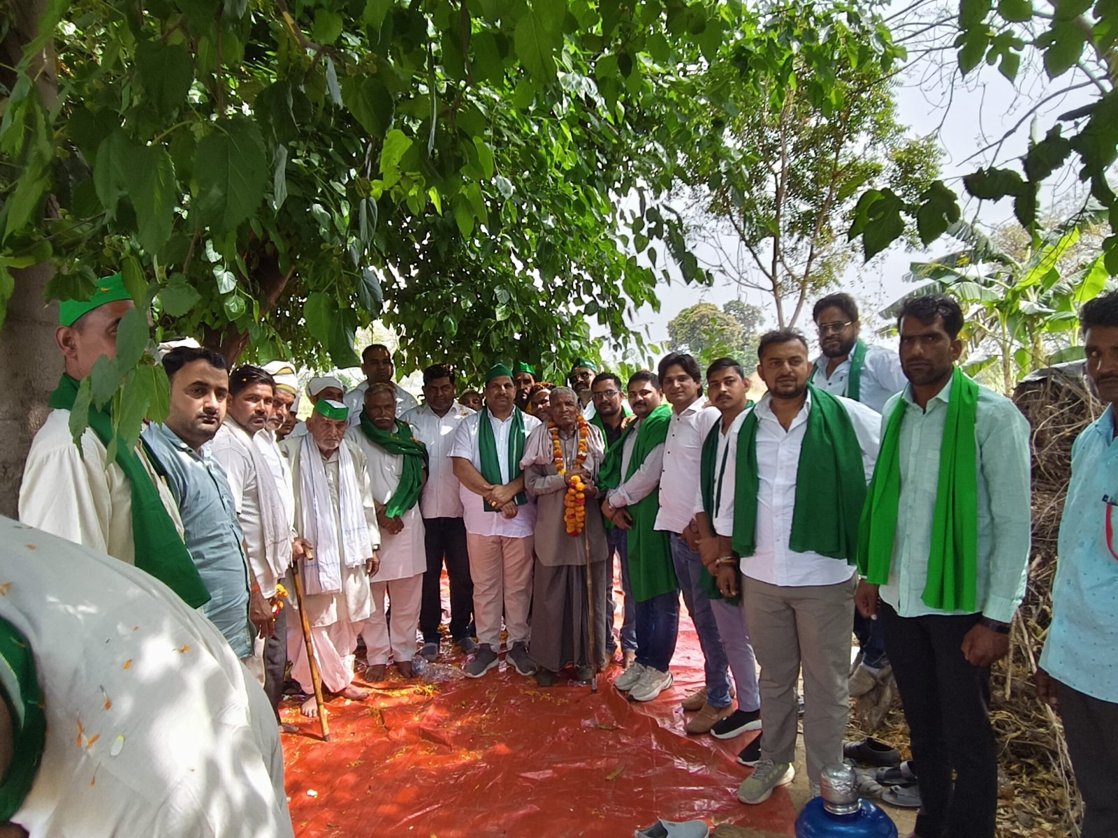 Farmers and leaders participating in the Farmers Dialogue Yatra at Fatehabad, discussing agricultural issues