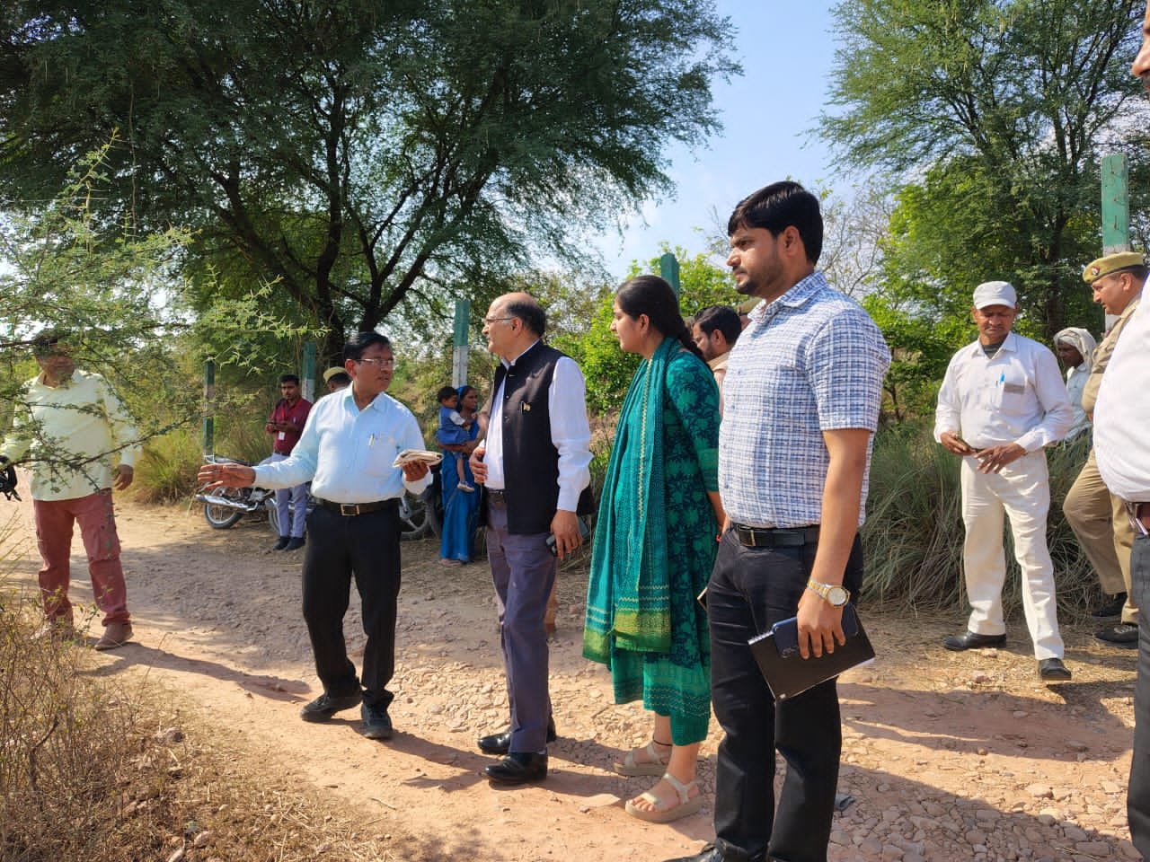 Divisional Commissioner Nagendra Pratap Singh inspecting land in Fatehabad village Luhari for installation of Atal Bihari Vajpayee statue near Agra Lucknow Expressway