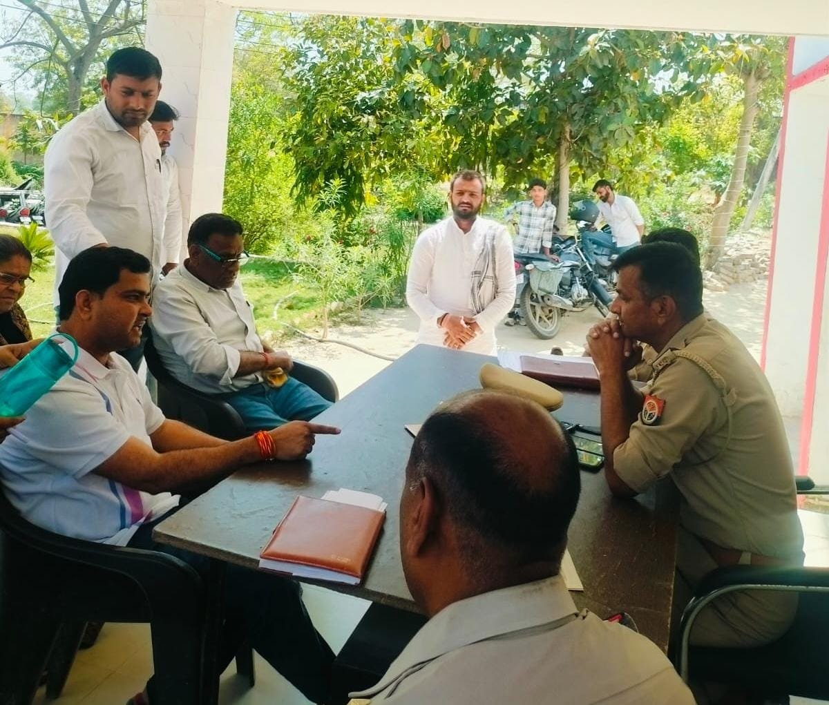 Teacher and her husband involved in a dispute after a car collision in Fatehabad Nibohara area, with allegations of assault and vehicle key snatching