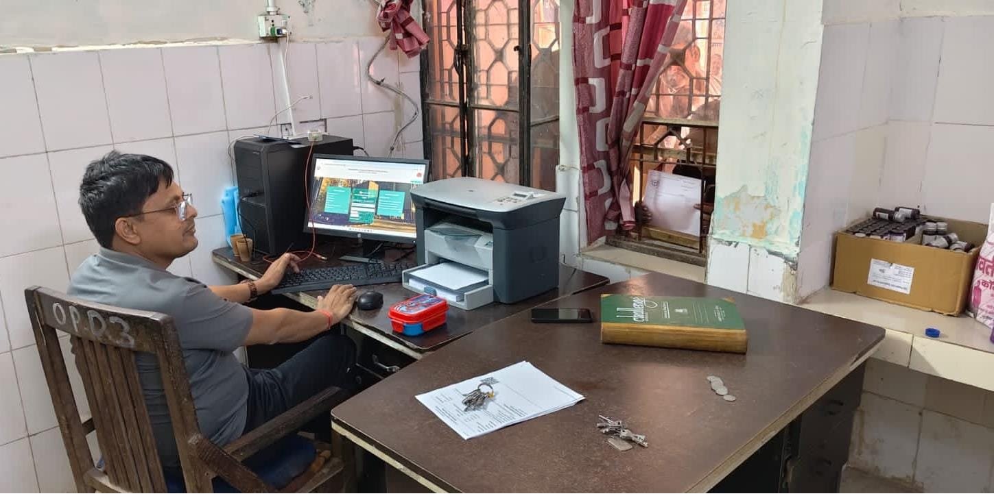 Patient registering at Fatehabad Community Health Center OPD using Aadhaar and mobile for digital health ID