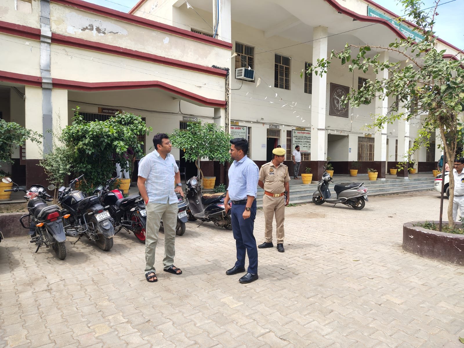 District Magistrate Arvind Mallappa Bangari inspecting Tehsil Sadar office in Agra, checking records and administrative facilities