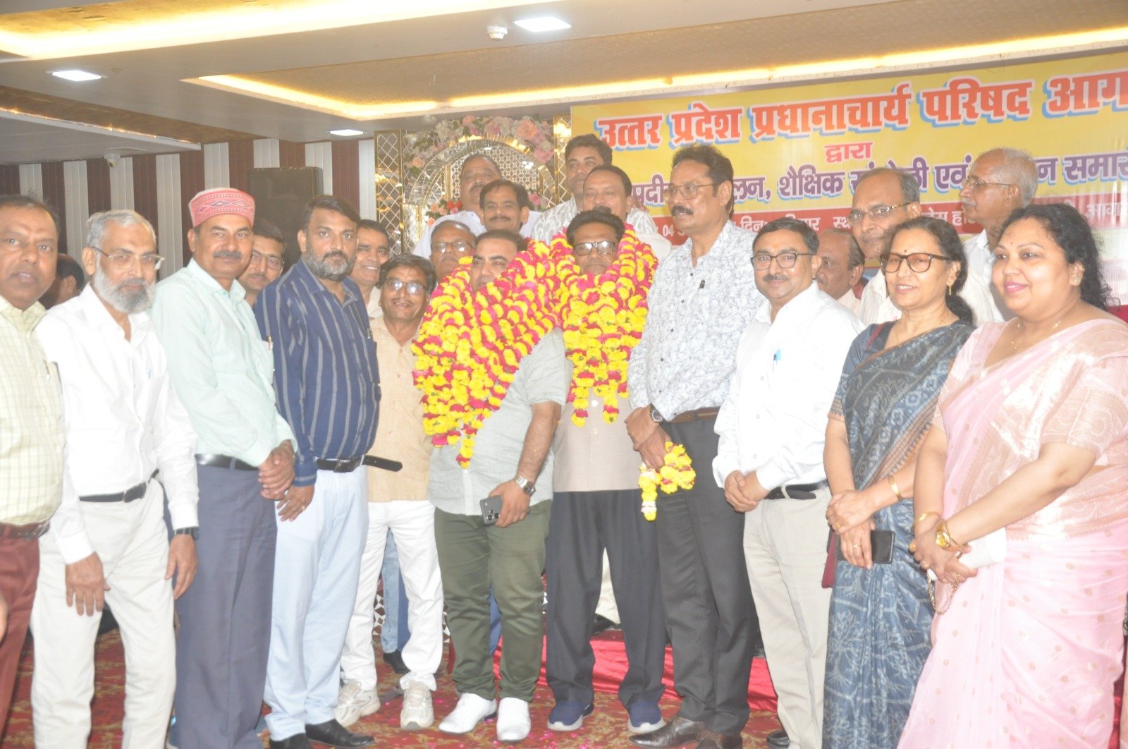 Newly elected office bearers of Uttar Pradesh Principal Council being welcomed by principals and teachers at the official ceremony in Agra