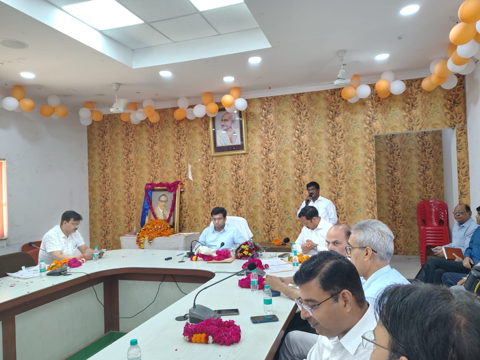 District Magistrate Arvind Mallappa Bangari and officials paying tribute to Dr B R Ambedkar at Collectorate Hall Agra