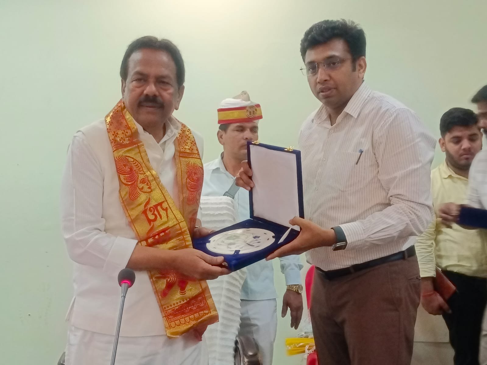 Uttar Pradesh Legislative Council Assurance Committee meeting at Agra Circuit House reviewing development works with officials