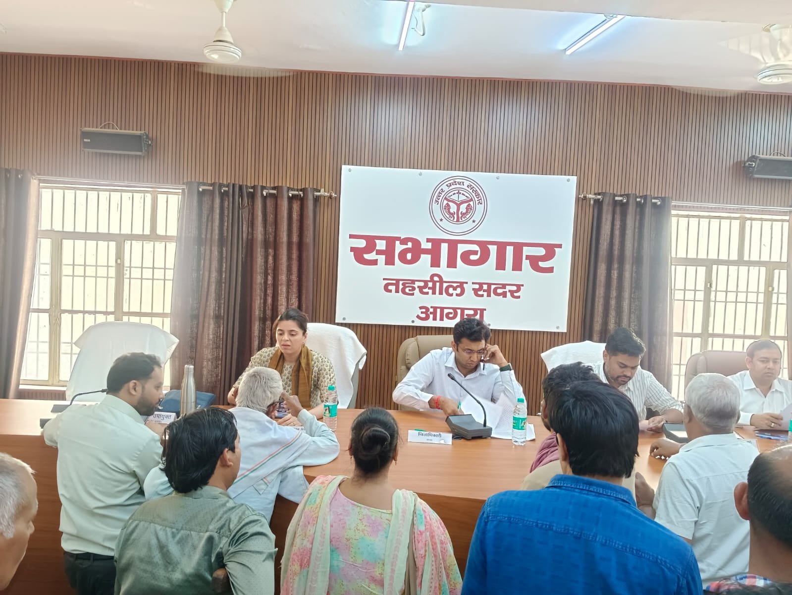 District Magistrate Arvind Mallappa Bangari chairs Sampoorna Samadhan Diwas at Tehsil Sadar Agra, reviewing 125 public complaints and resolving 11 cases on the spot