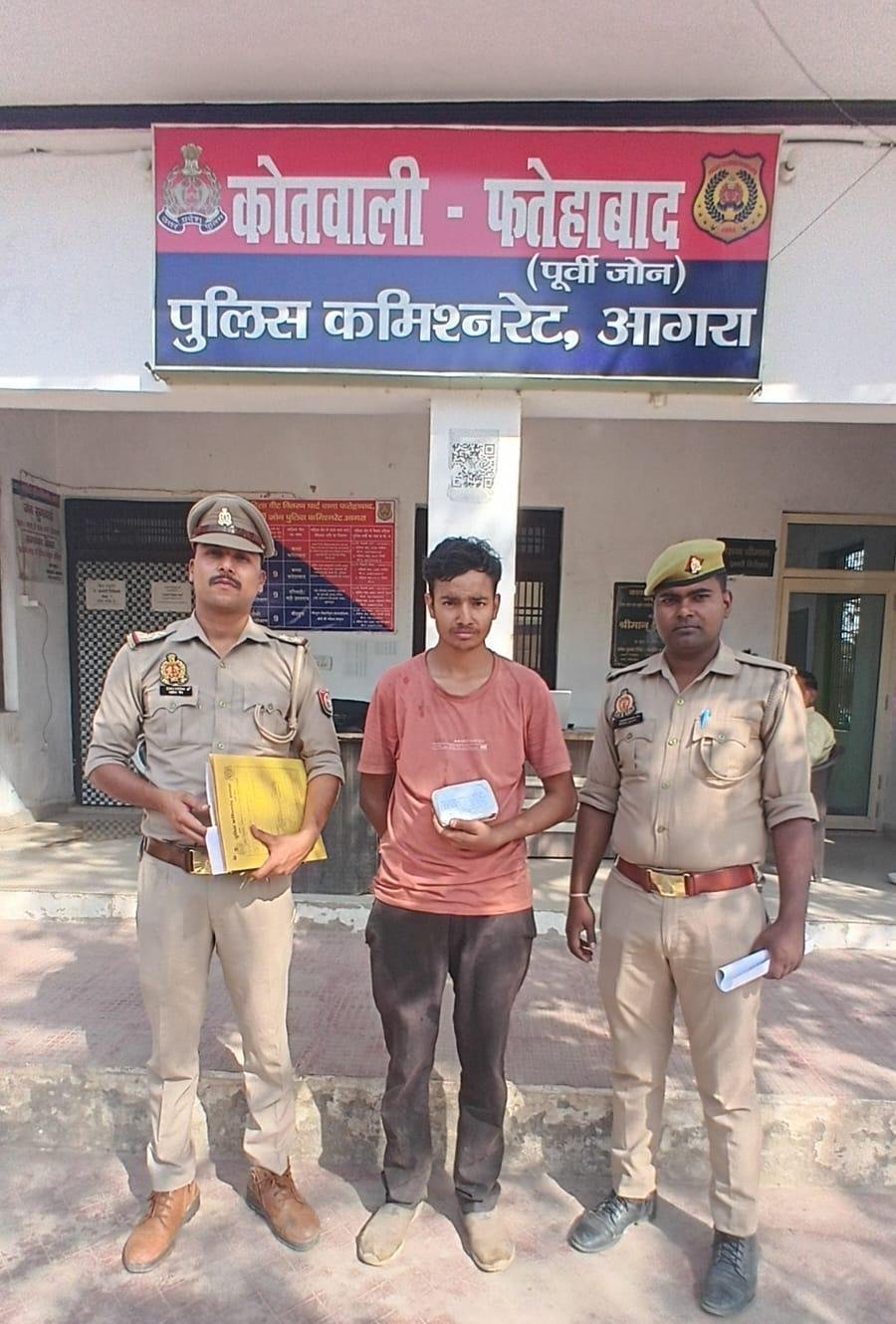 Police recovered stolen gold and silver jewelry after arresting a neighbor involved in house theft in Fatehabad