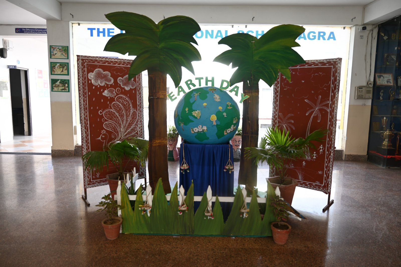 Students and officials of Agra Metro and The International School Agra participating in Earth Day awareness session on green mobility and environmental protection