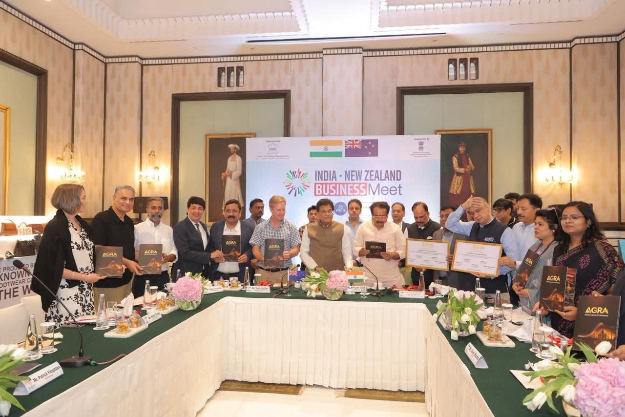 Piyush Goyal chairing meeting with exporters and officials in Agra discussing trade, export growth, and investment opportunities