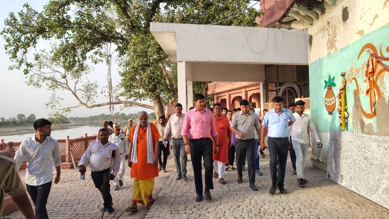 District Magistrate Manish Bansal reviewing ongoing tourism development and infrastructure works at Kailash Temple in Agra