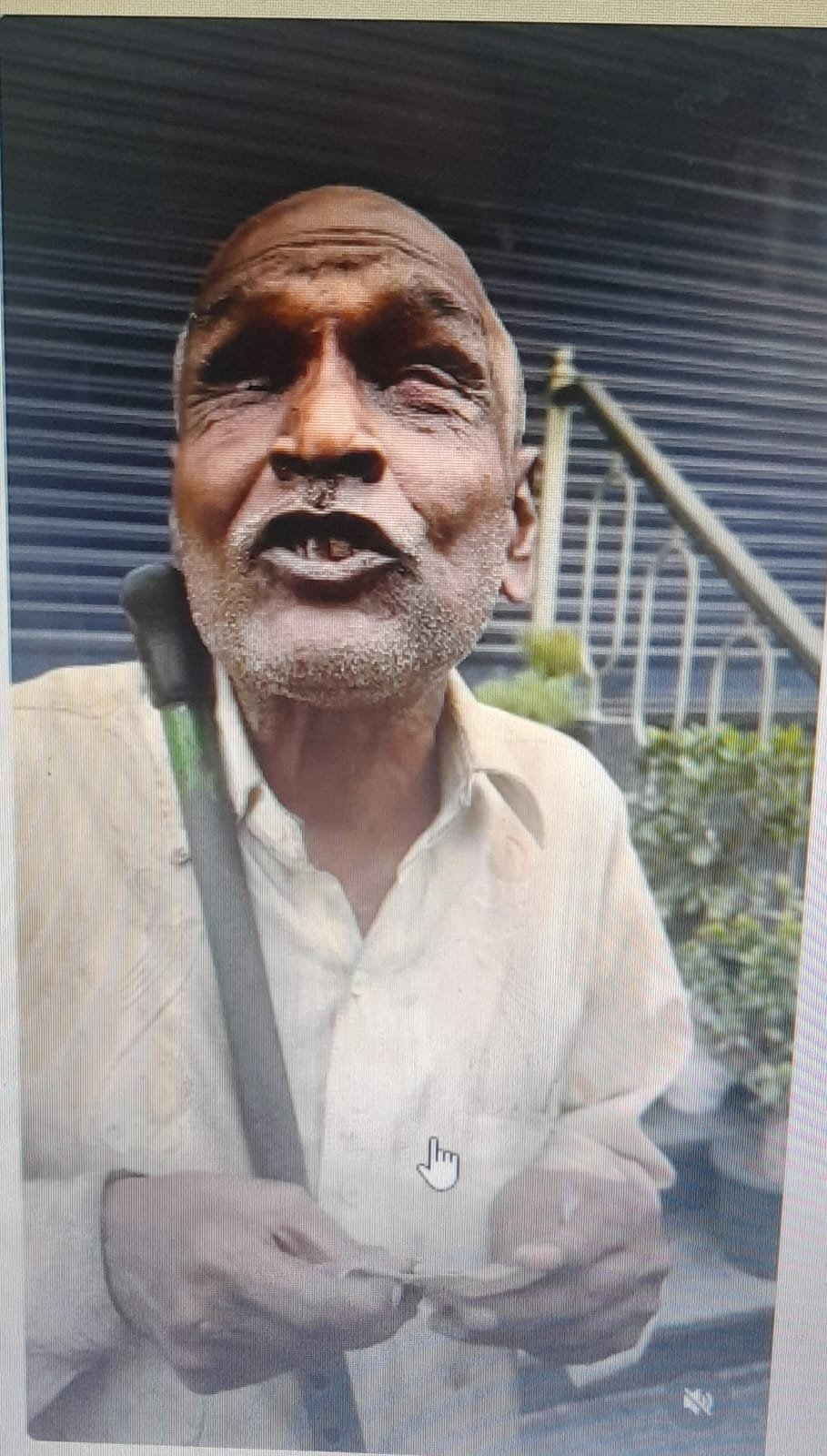 Dr. Santosh Goyal, former NDA teacher, now visually impaired, guiding students in Agra despite hardships