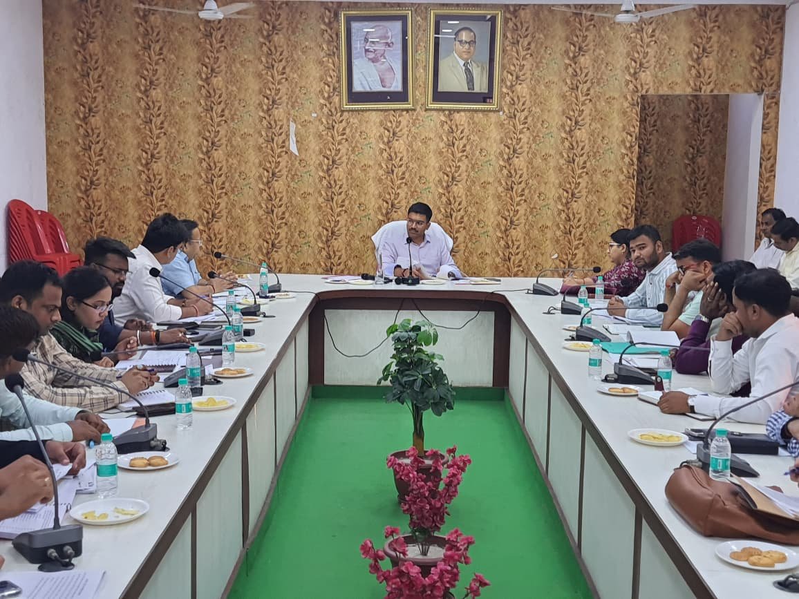 District Magistrate Manish Bansal chairs flood steering committee meeting at Agra Collectorate with officials reviewing preparedness measures