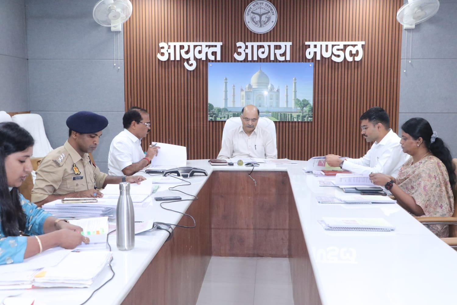 Agra Smart City 40th board meeting chaired by Divisional Commissioner Nagendra Pratap with officials reviewing city development projects