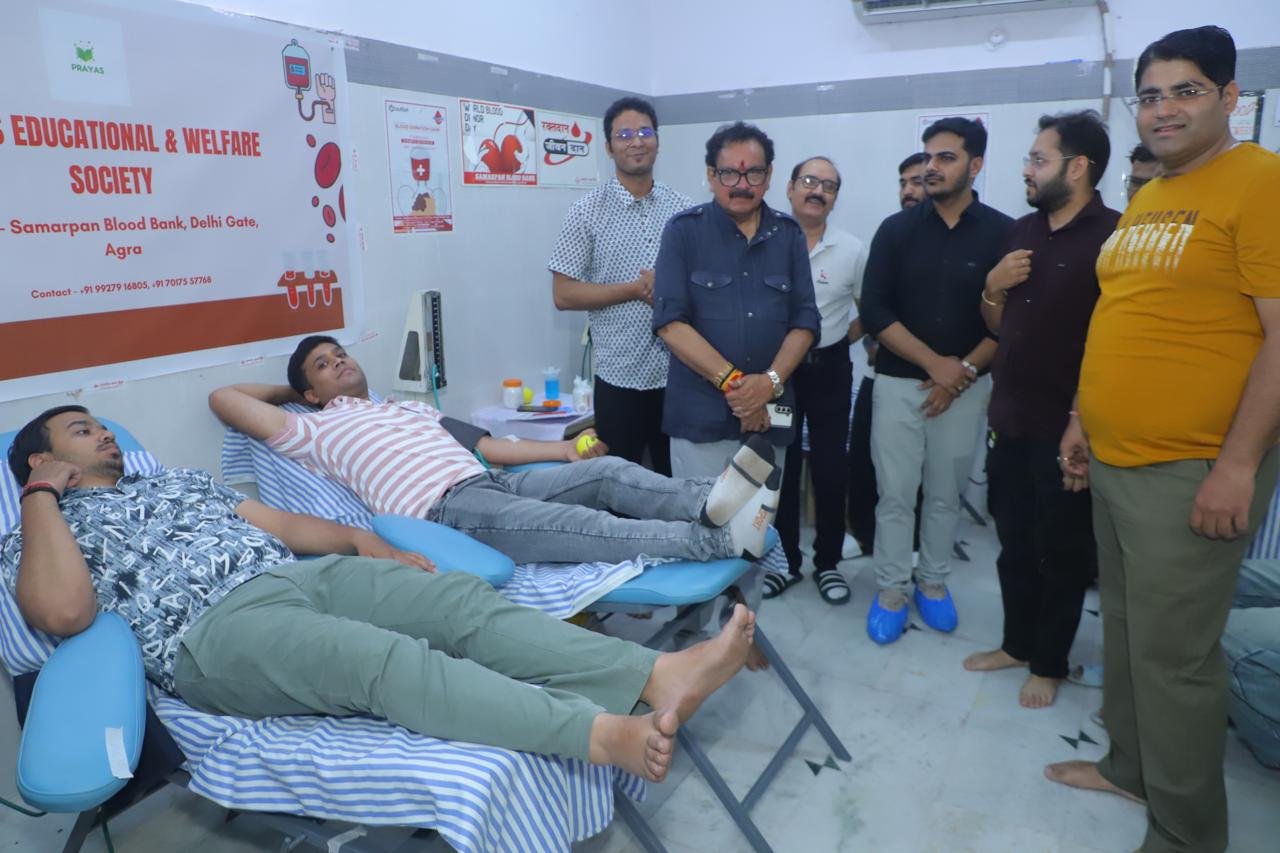 Prayas Educational Welfare Society blood donation camp in Agra with SP Singh Baghel and officials at Samarpan Blood Bank