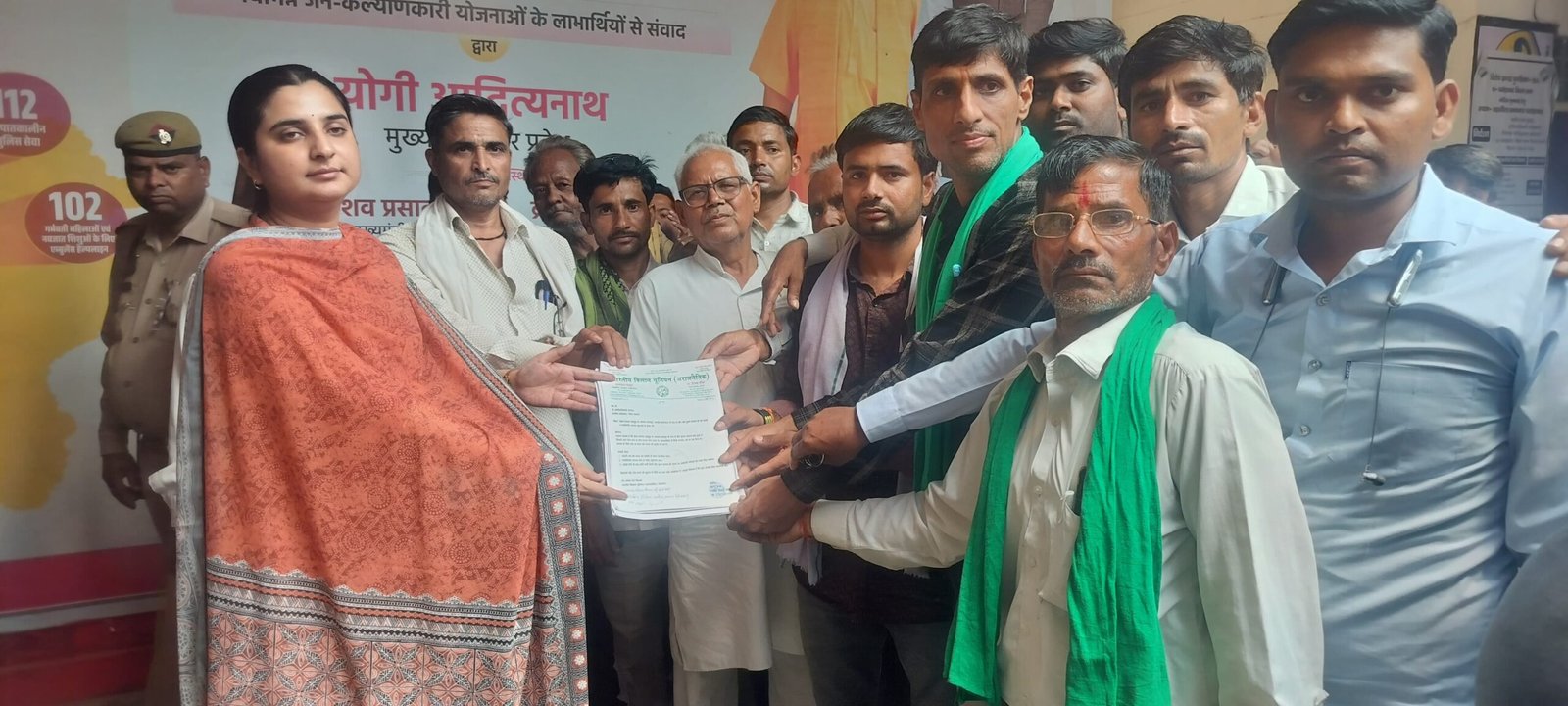 Farmers submitting memorandum to SDM Swati Sharma demanding new pond excavation outside village in Jharpura Fatehabad
