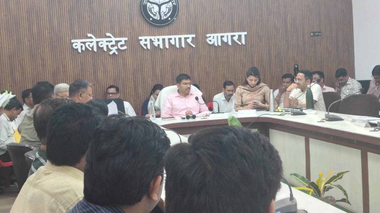 District Magistrate Manish Bansal chairing IGRS complaint review meeting with district officials in Agra