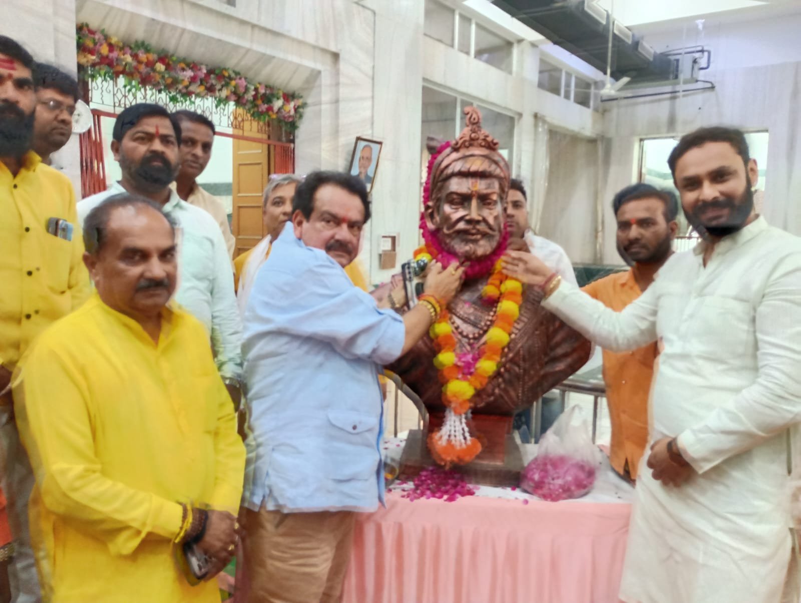 People chanting Jai Bhavani Jai Shivaji near Agra Red Fort during Sambhaji Maharaj Jayanti celebration