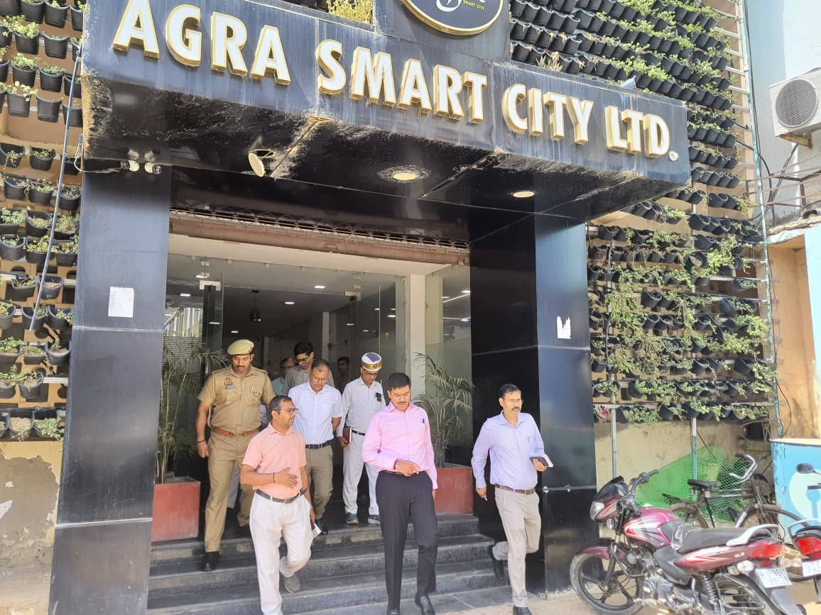 Agra District Magistrate Manish Bansal inspecting Smart City office and Integrated Command and Control Center operations in Agra