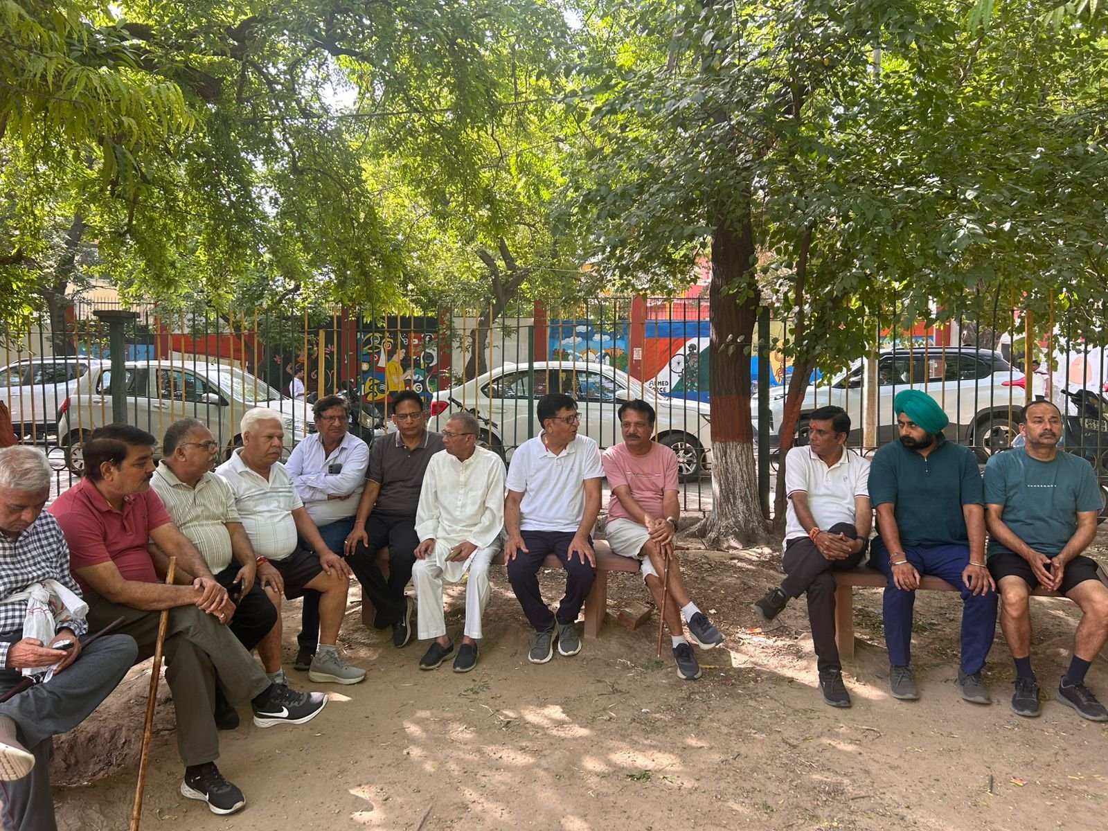 Environmental activist K.C. Jain addressing a meeting at Paliwal Park in Agra on biodiversity conservation and native tree plantation