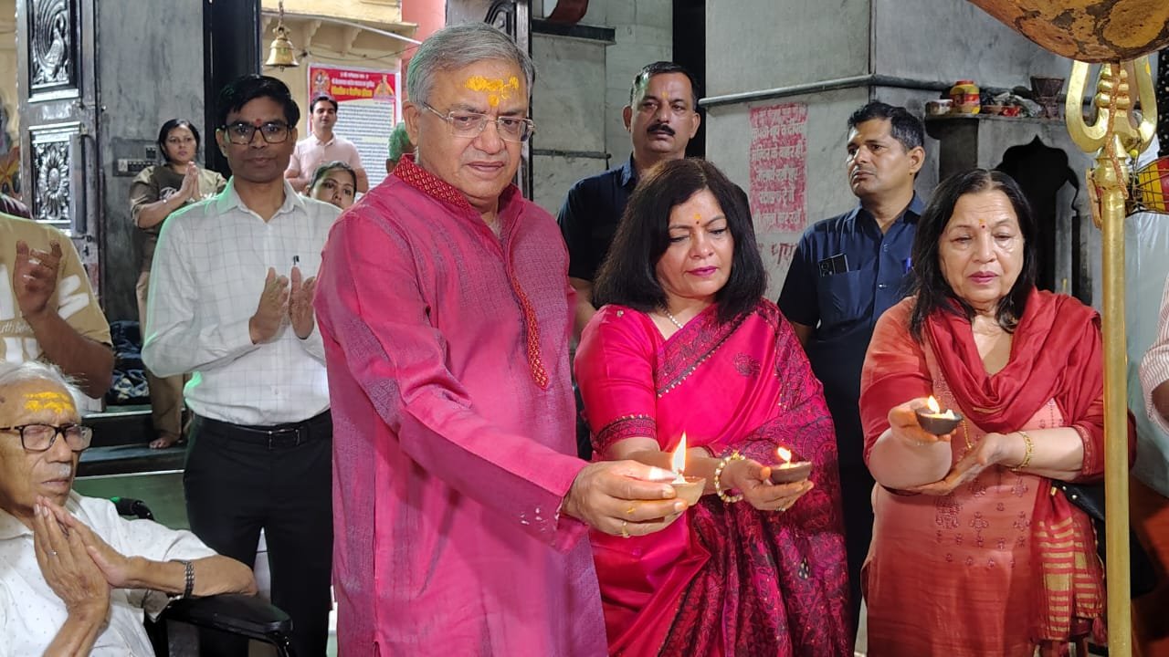 Chief Election Commissioner Gyanesh Kumar offering prayers with family at Kailash Temple and other prominent temples in Agra.