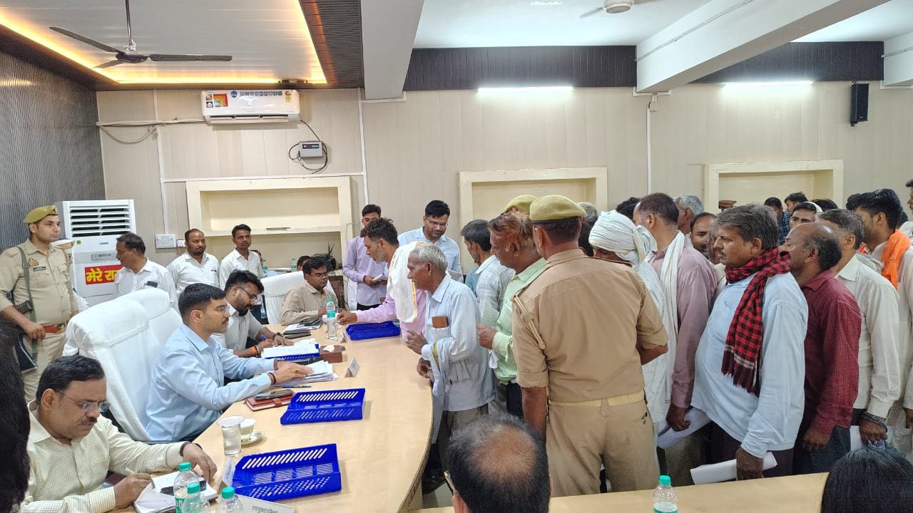 Manish Bansal listening to public grievances during Sampoorna Samadhan Diwas at Kheragarh Tehsil in Agra