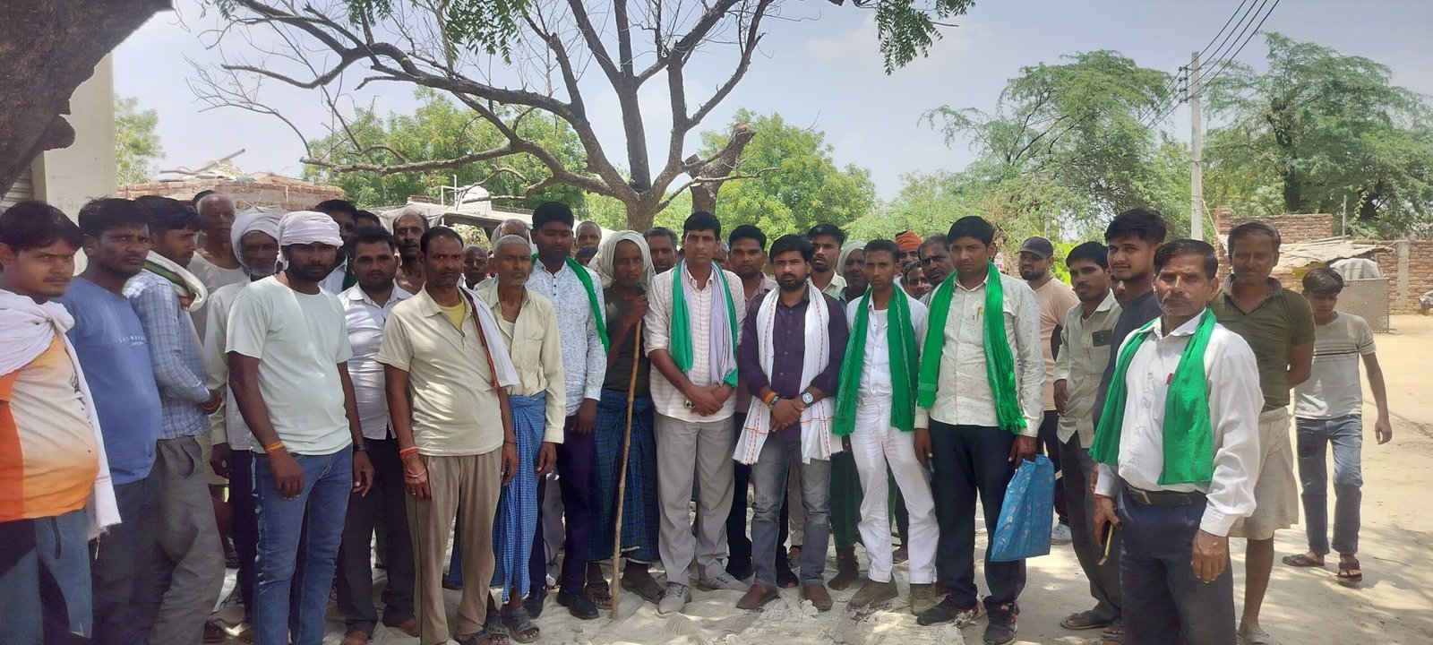 Bharatiya Kisan Union leaders meeting affected families in Puthpura village of Fatehabad and demanding an impartial investigation into the police stone pelting case.