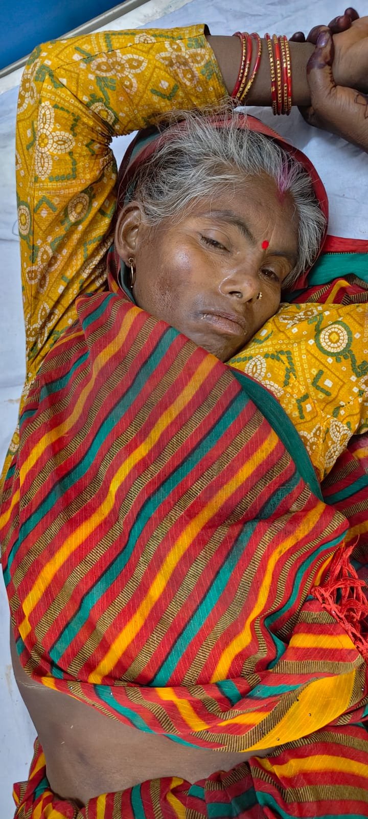 Nine members of the same family, including women, were injured in a violent clash over drain water in Rasoolpur Kotra village of Fatehabad, Agra.