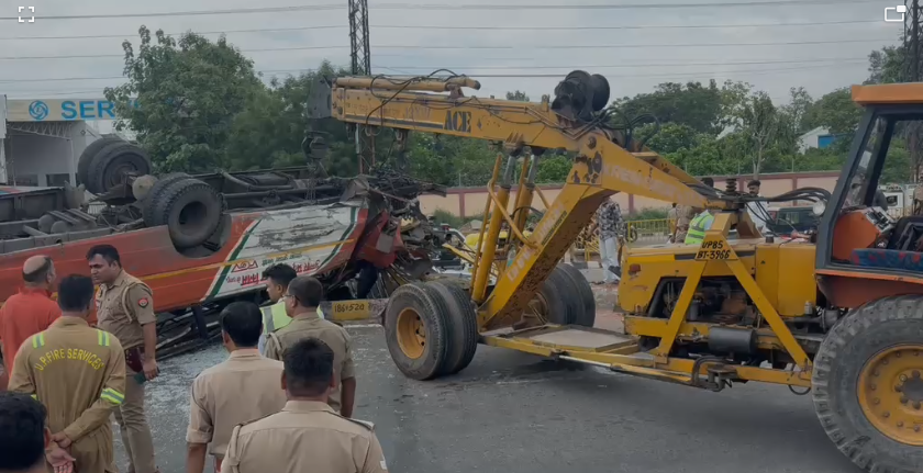 UPSRTC Mathura depot bus overturned on the Agra-Mathura National Highway after its front wheels detached, leaving several passengers injured.