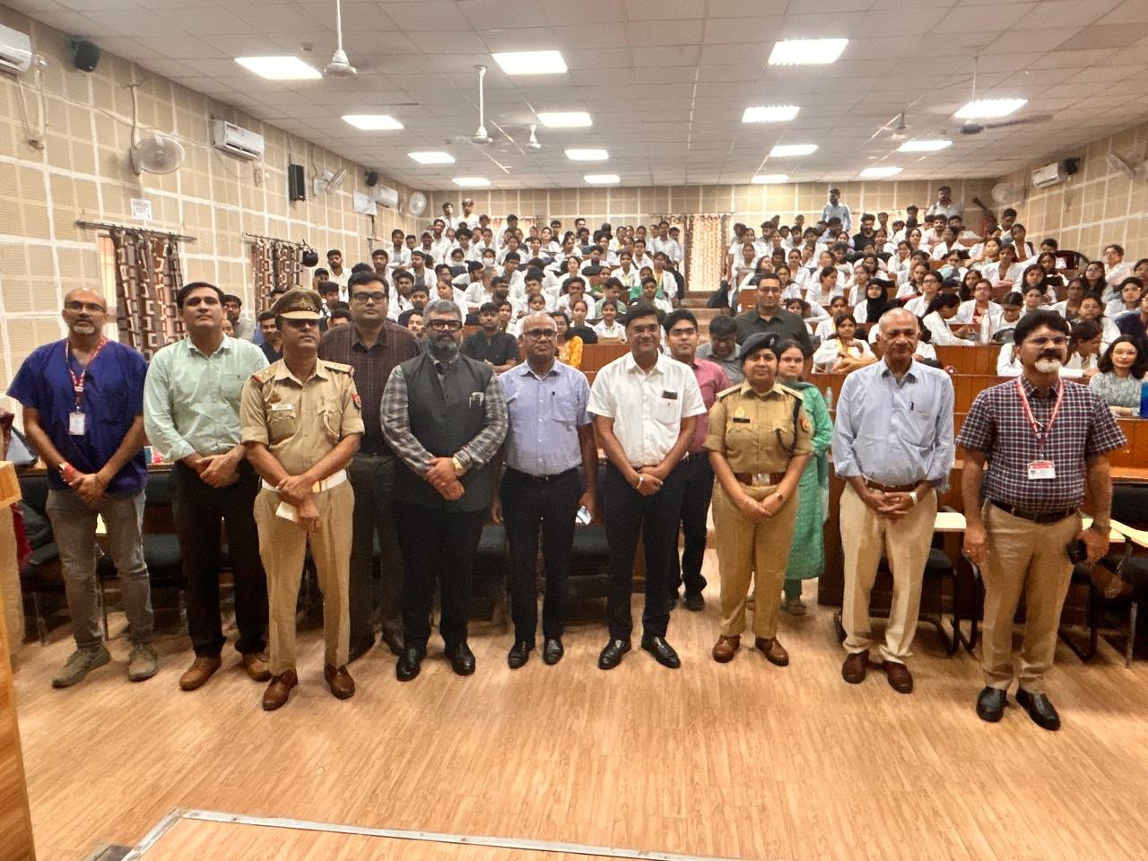 SN Medical College Agra organizes road safety workshop on alarming trend of fatalities on Indian roads with traffic police and medical experts