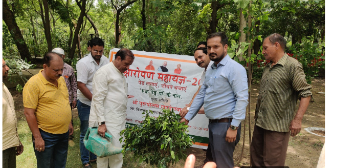 MLAs plant medicinal and ornamental saplings during the Tree Plantation Mahayagya 2026 at Shahjahan Garden and Paliwal Park in Agra.
