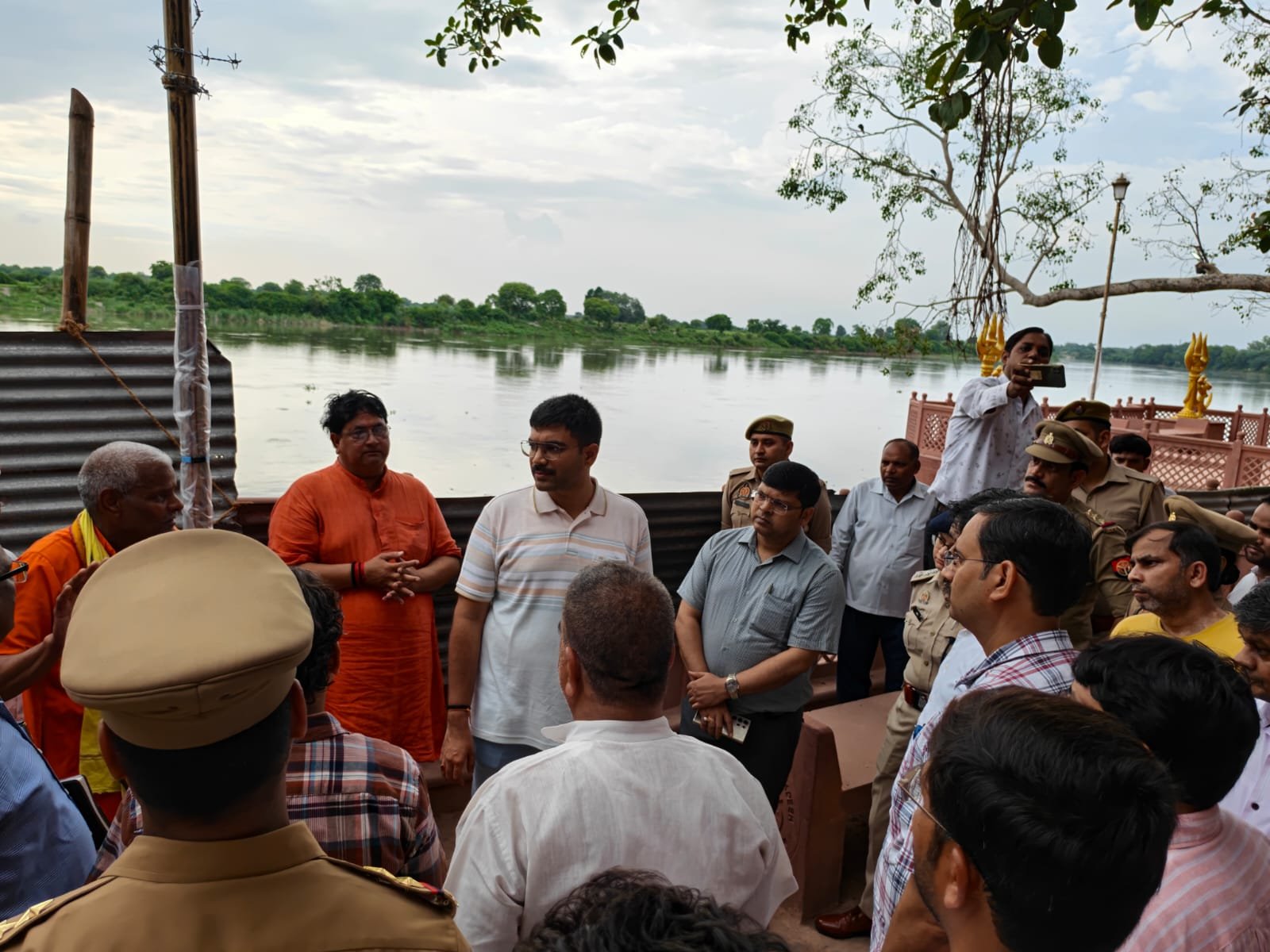 Agra District Magistrate Manish Bansal inspecting Kailash Mahadev Temple, Balkeshwar Ghat and security arrangements for Sawan Monday and Kanwar Yatra 2026