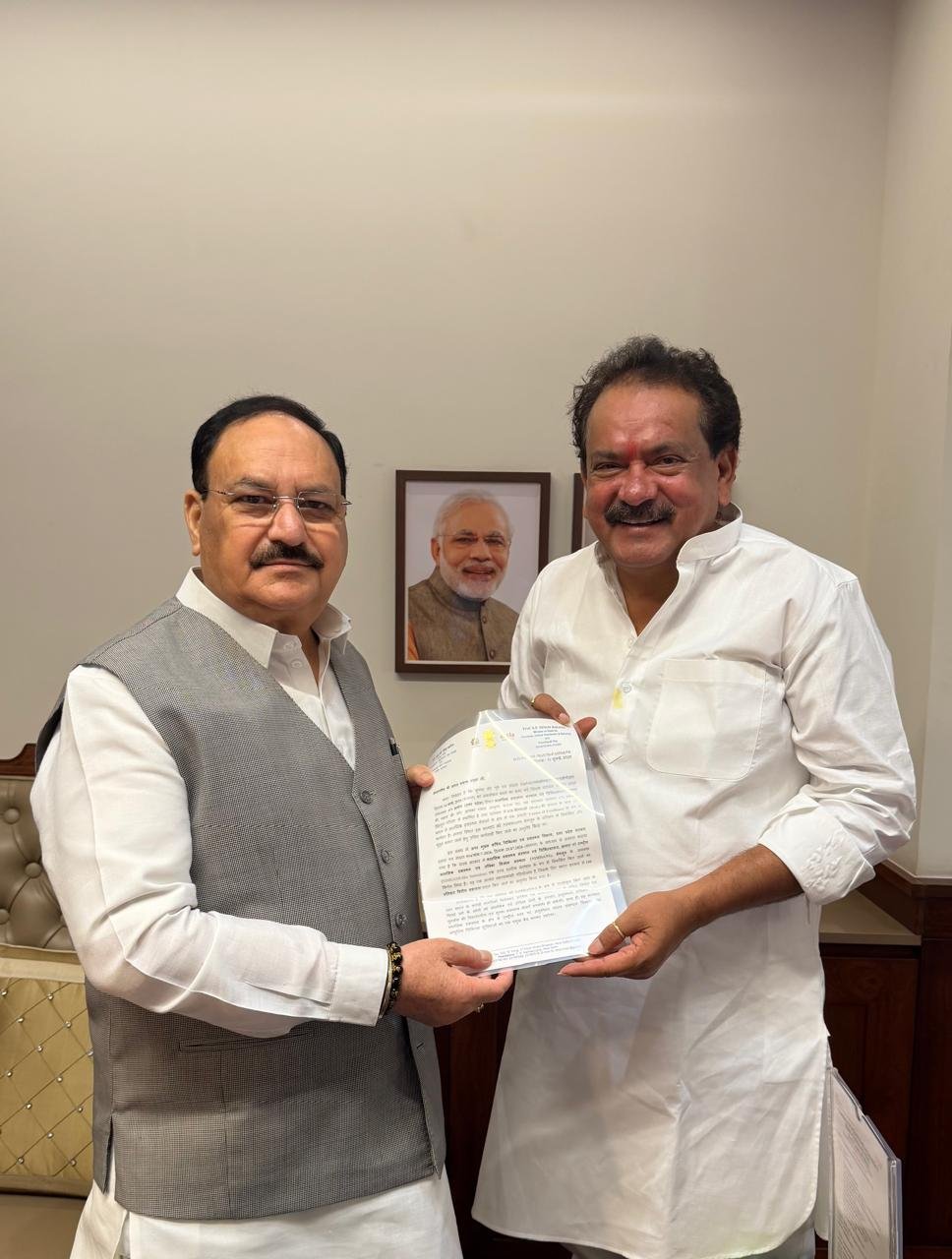 SP Singh Baghel meets JP Nadda to seek NIMHANS-2 at IMHH Agra