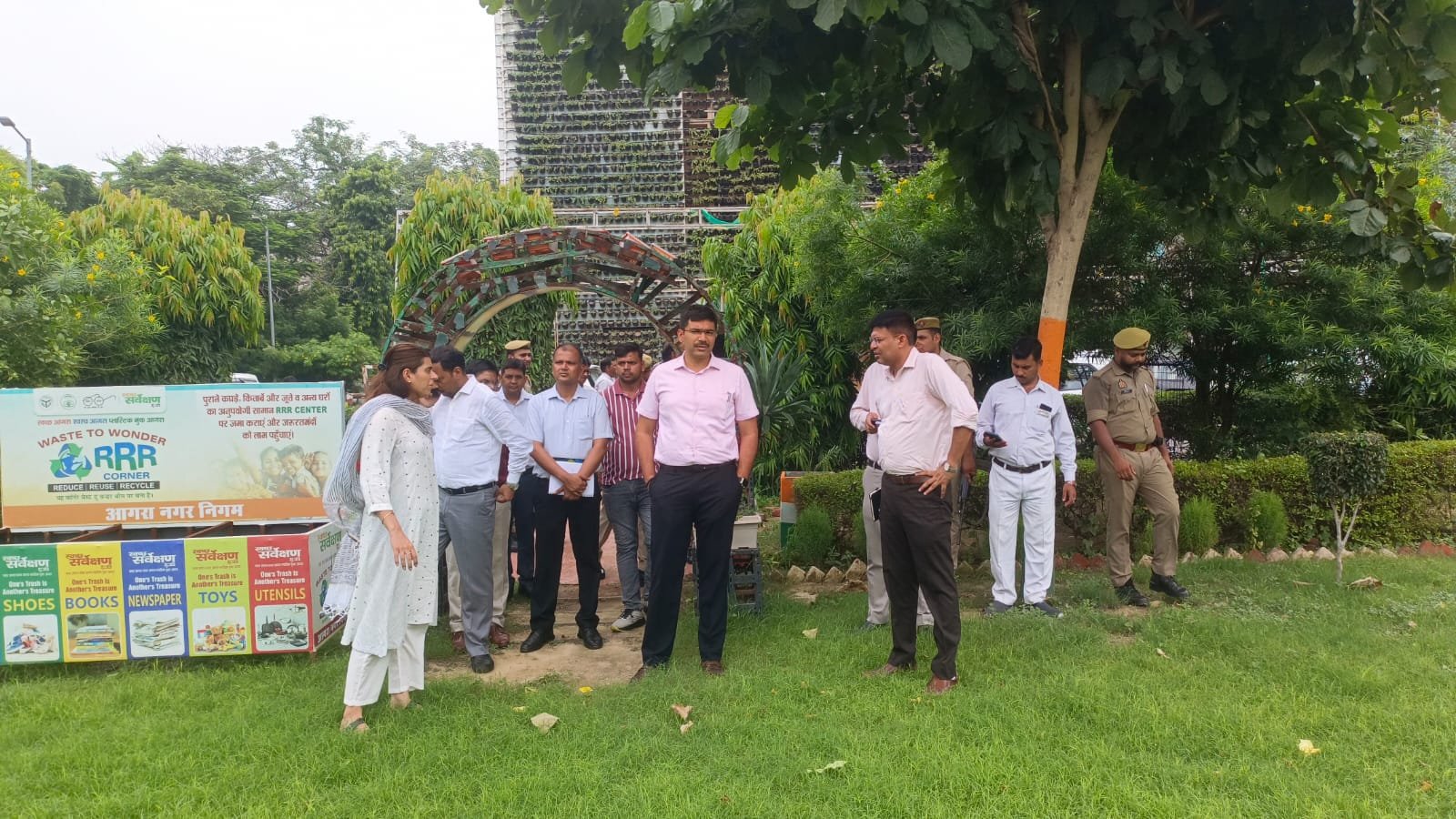 DM Manish Bansal inspecting Har Ghar Tiranga Campaign and Independence Day preparations in Agra