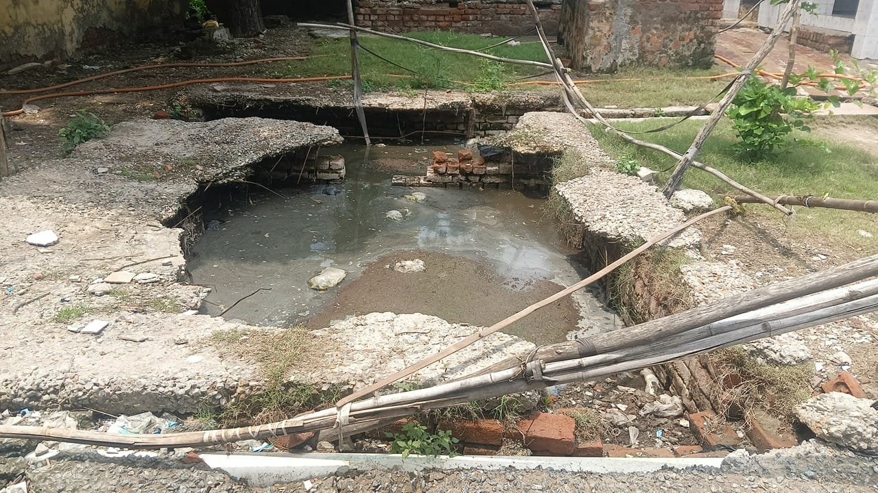 Deep water-filled open manhole in Agra Cantonment area
