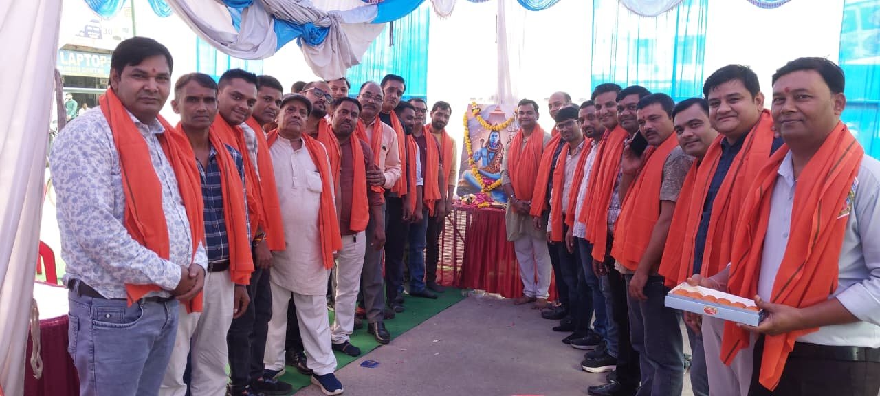 Sawan Bhandara organized by IT Cell for devotees in Sanjay Place Agra
