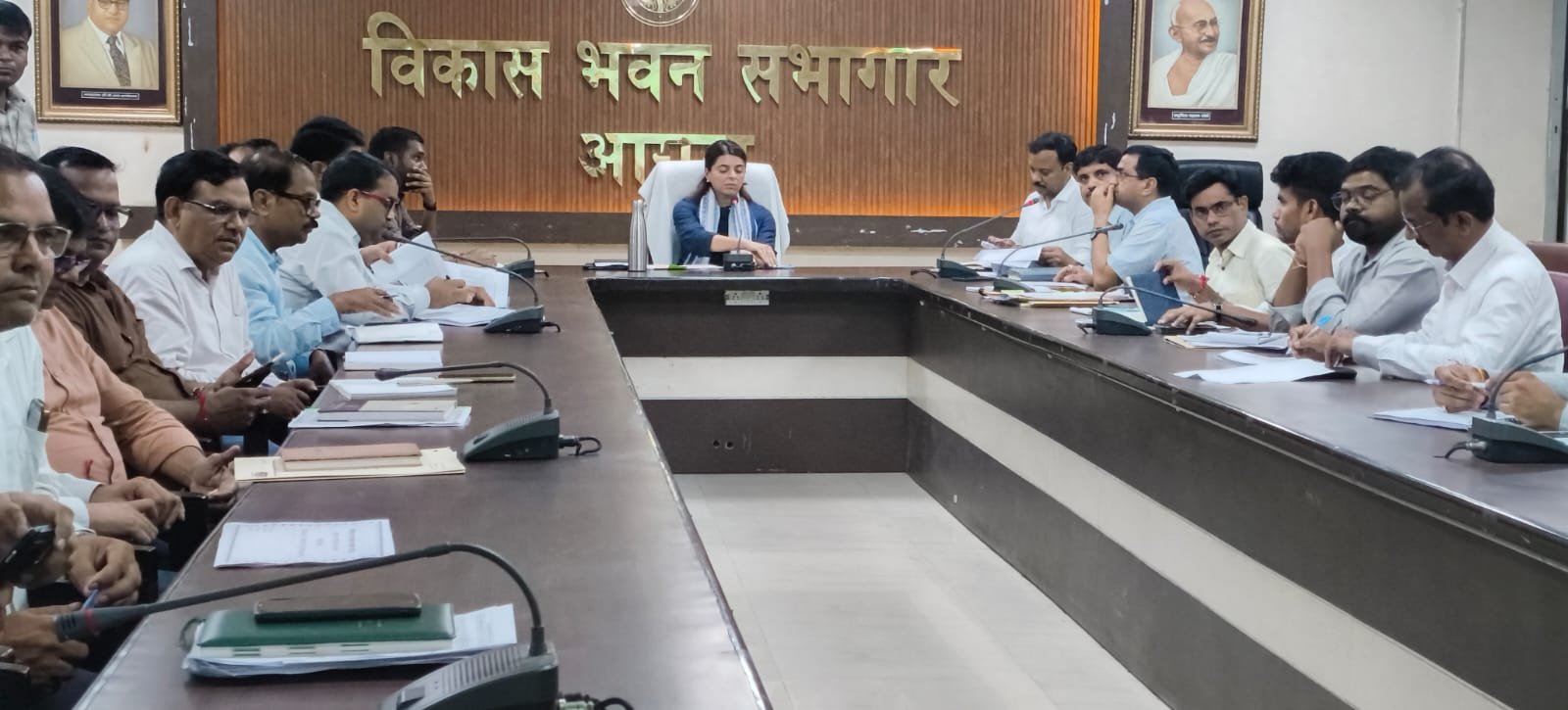 Zero Poverty scheme review meeting held at Development Bhawan in Agra