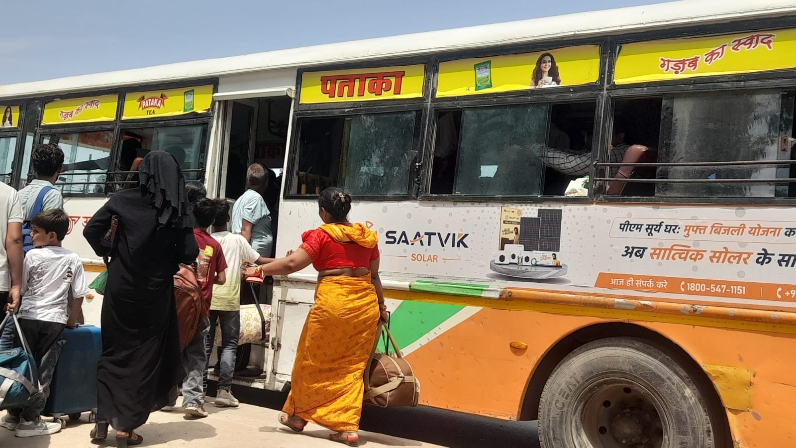 Heavy passenger rush at Agra Cantt railway station and bus stands after Raksha Bandhan