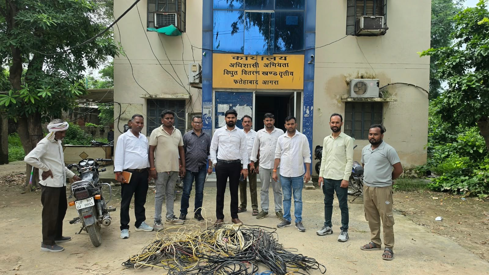 Electricity department checking campaign in Fatehabad finds 11 consumers stealing power