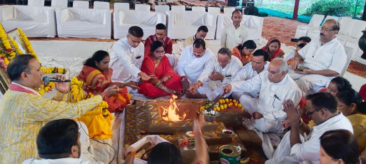 Shri Krishna Janmashtami Mahotsav begins with Bhoomi Pujan and Havan at Mahalakshmi Temple in Agra