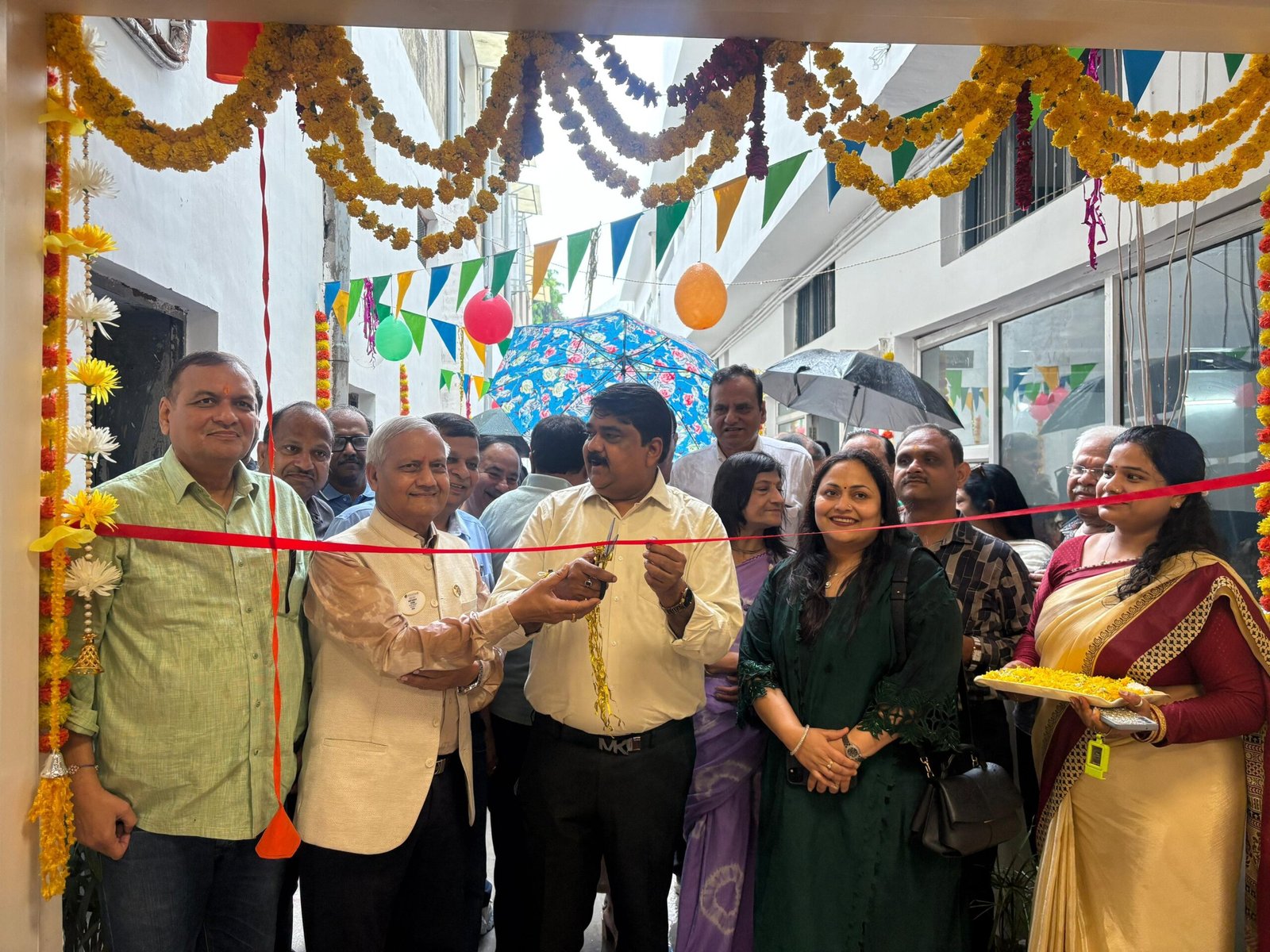 Inauguration of the renovated building at Saraswati Shishu Mandir by Lions Club Prayas in Agra