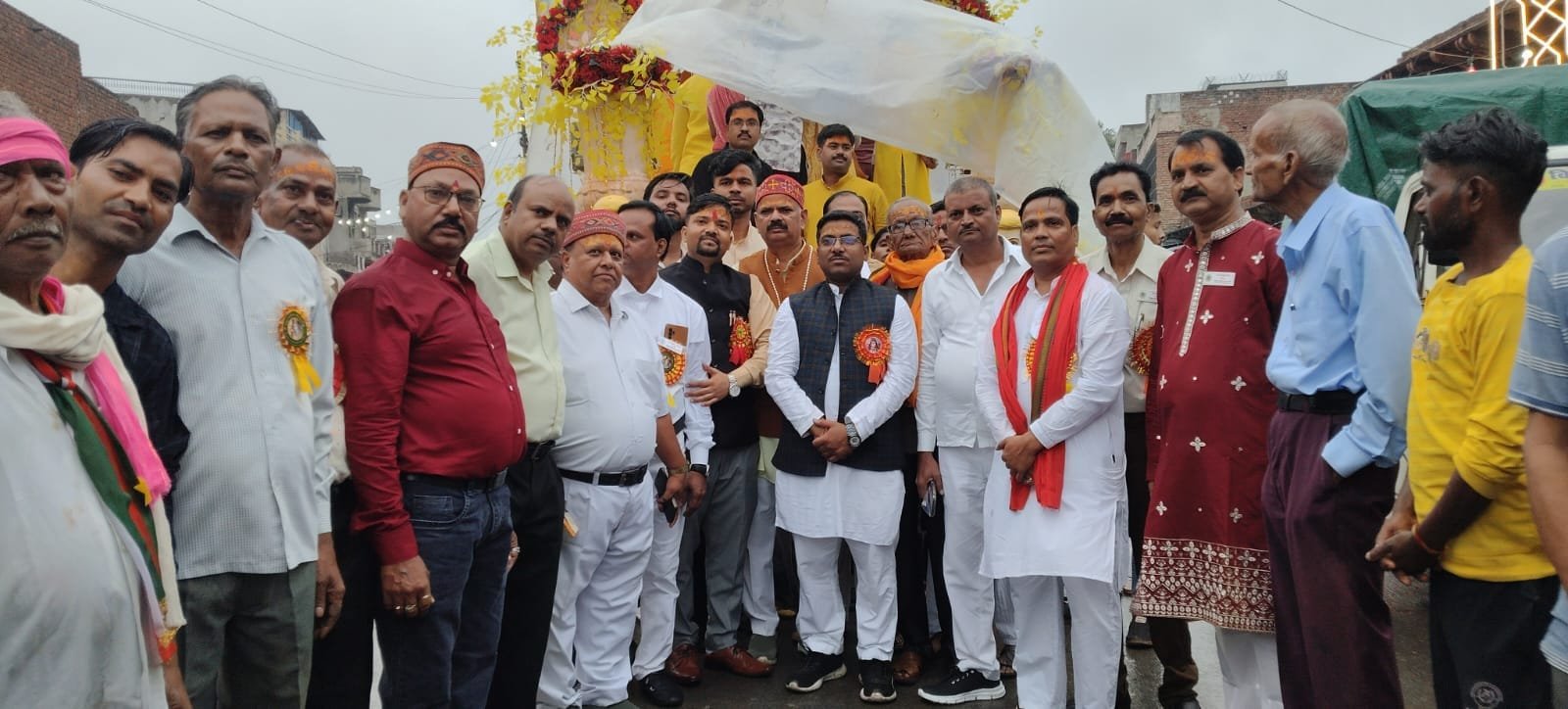 136th Shri Mukut Mahotsav Shobhayatra with 50 tableaux, bands and akhara performances
