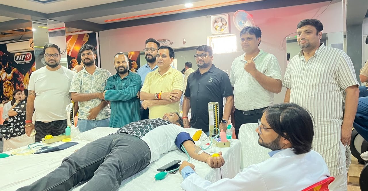 Blood donation camp organized by Shri Haribol Seva Samiti in Agra