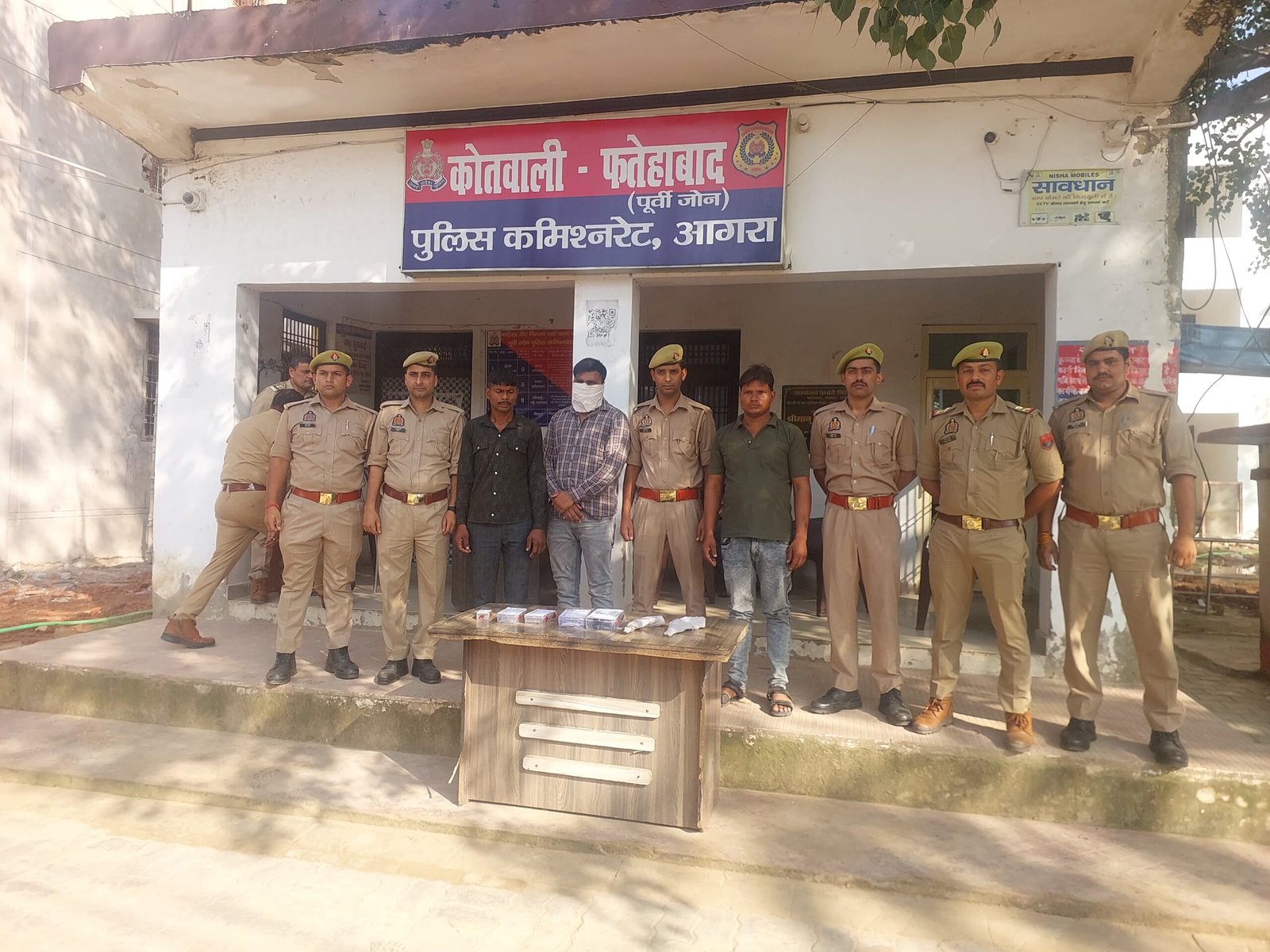 Two brothers and a goldsmith arrested in Fatehabad robbery case