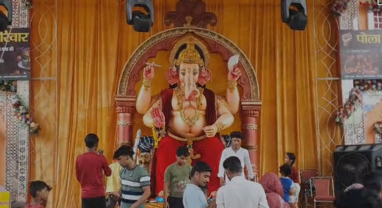 Eco Friendly Ganesh Idol at Ganesh Mahotsav in Kamla Nagar Agra