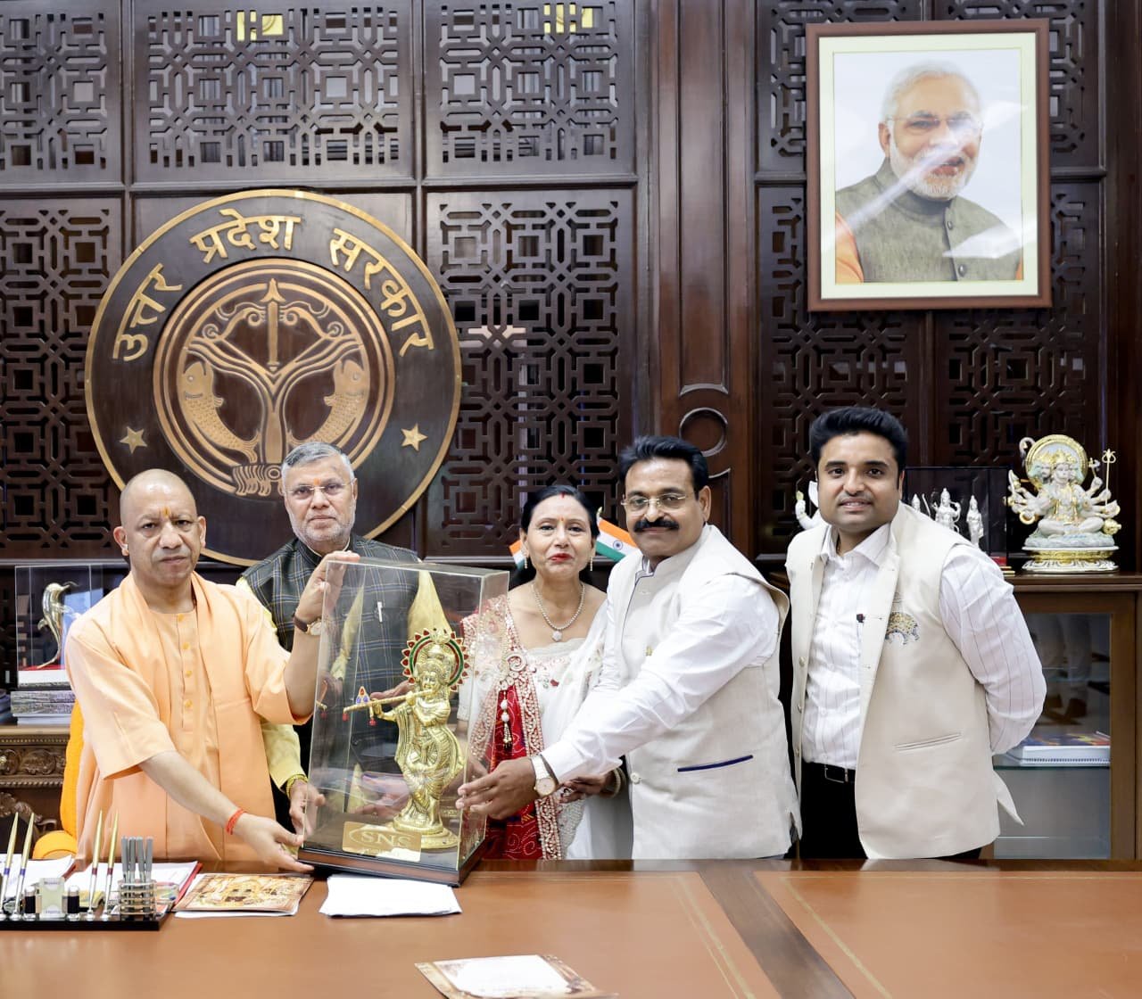 Raja Dashrath and Rani Kaushalya meet Chief Minister Yogi Adityanath to invite him to the Agra Ram Leela 2026 events