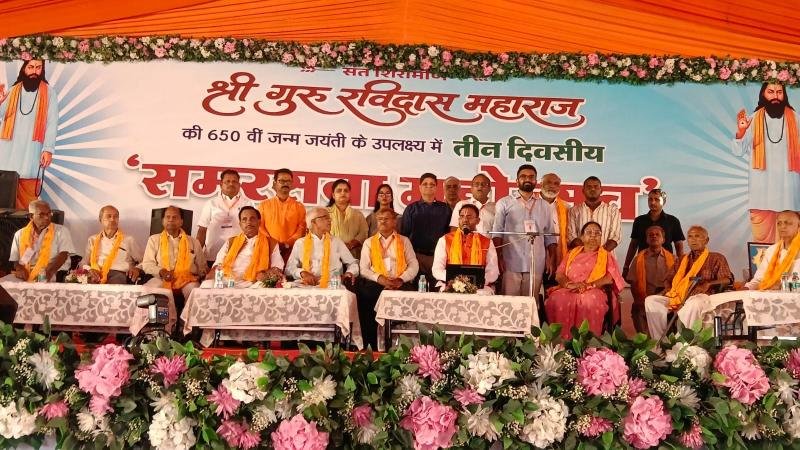 Devotees attending Sant Ravidas Samrasta Mahotsav in Agra