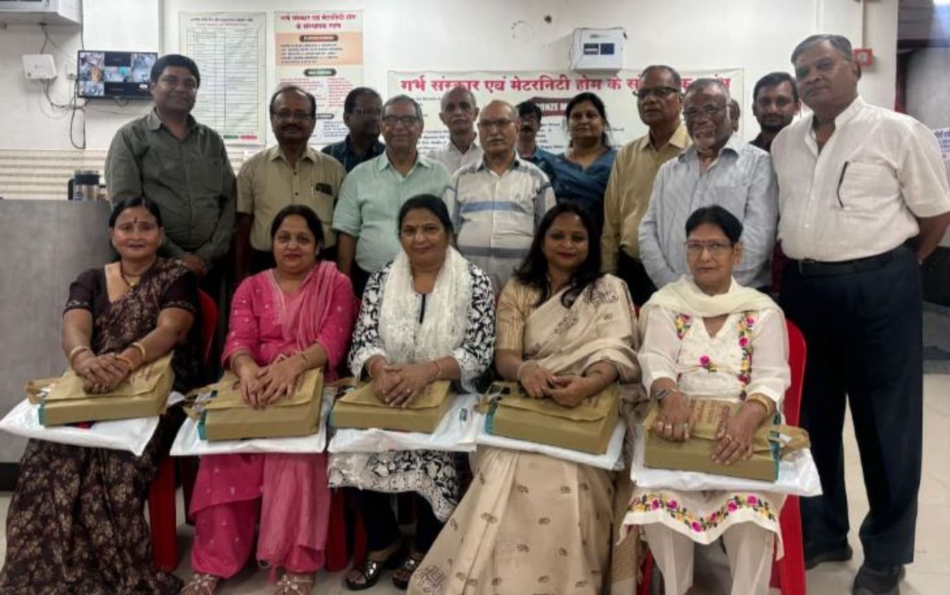 Mother Milk Bank medical team serving newborn babies in Agra